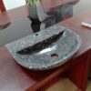 Lavabo en pierre du Bénin