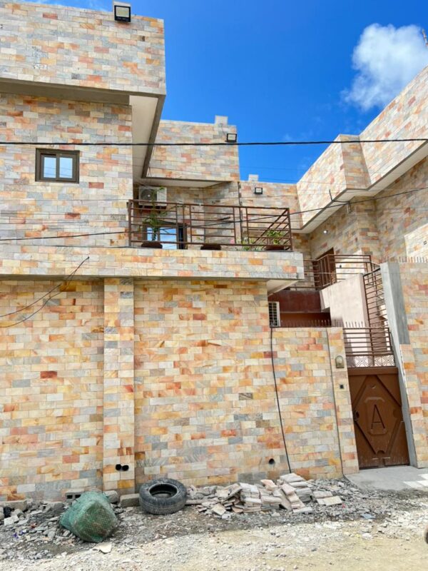 Les Pierres Quartzites Taillées