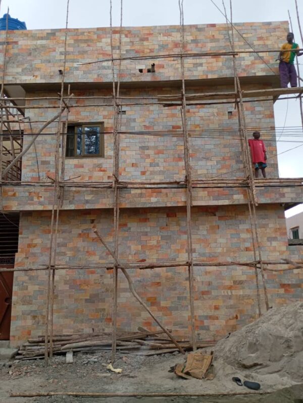 Les Pierres Quartzites Taillées